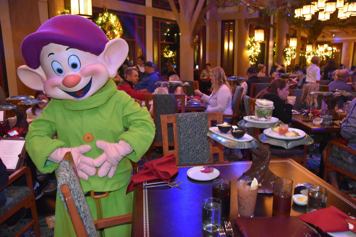 Review Storybook Dining At Artist Point With Snow White Character Meal In Disneys Wilderness 