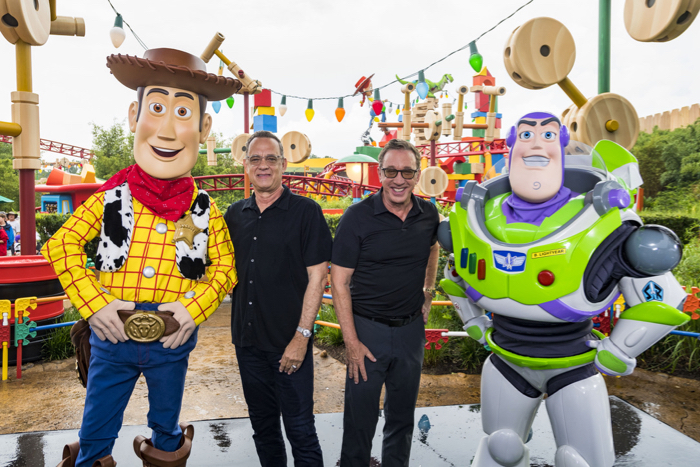 Disney Shares “Toy Story 4” Press Junket Cast & Filmmaker Photos in Toy  Story Land with Buzz, Woody, and Bo Peep – Mousesteps