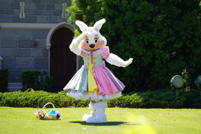 Mr Mrs Easter Bunny Appear In Fun Distanced Character Experience At Magic Kingdom