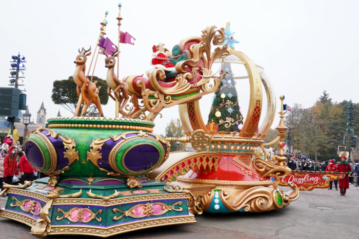 65 Daytime Photos of Mickey's Dazzling Christmas Parade at