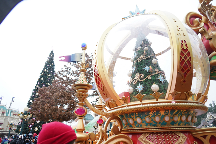 65 Daytime Photos of Mickey's Dazzling Christmas Parade at