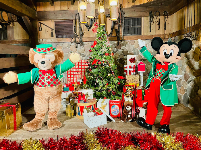 Cookout Christmas 2022 Mickey, Minnie And Duffy Appear At Disneyland Paris Insidears Holiday Party  – Mousesteps