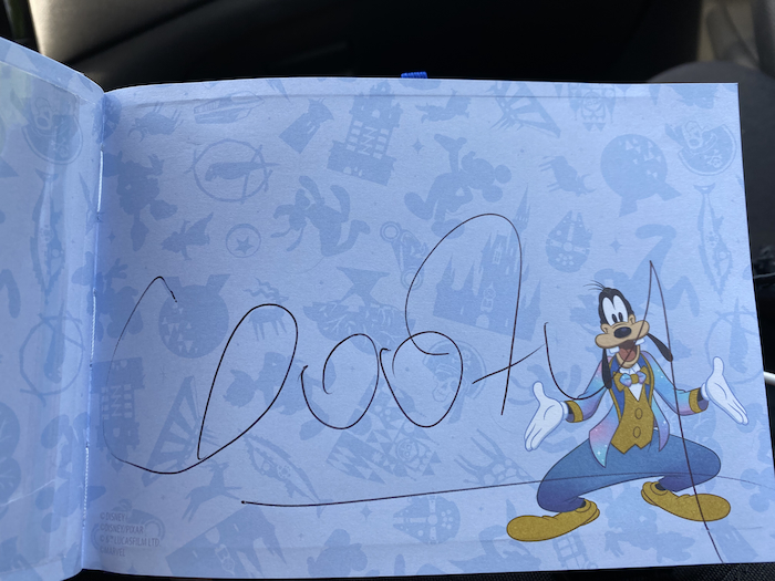 New Disney World 50th Anniversary Autograph book arrives just in time for  Character Meet & Greets