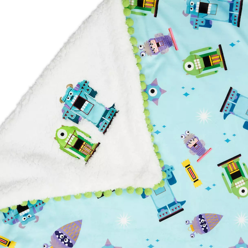 shopDisney Adds Pixar Holiday Merchandise Including Oven Mitt and Towel ...