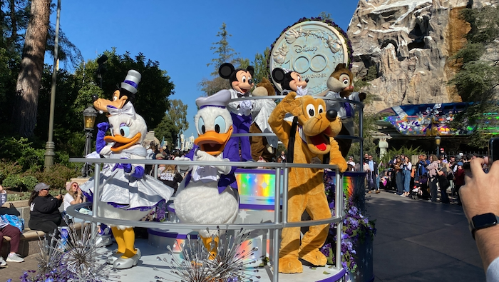 Mickey's Soundsational Parade: Captain Hook