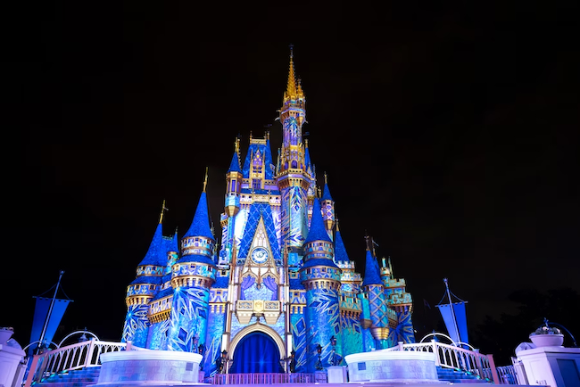 Frozen Holiday Surprise, Cinderella Castle