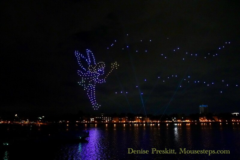 Tinker Bell in Disney Dreams That Soar