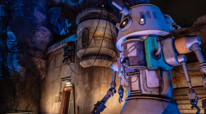 Astromech Bard in "Fire of the Rising Moons" at Disneyland