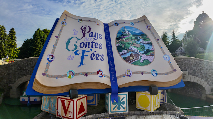 Le Pays des Contes de Fées storybook at Disneyland Paris