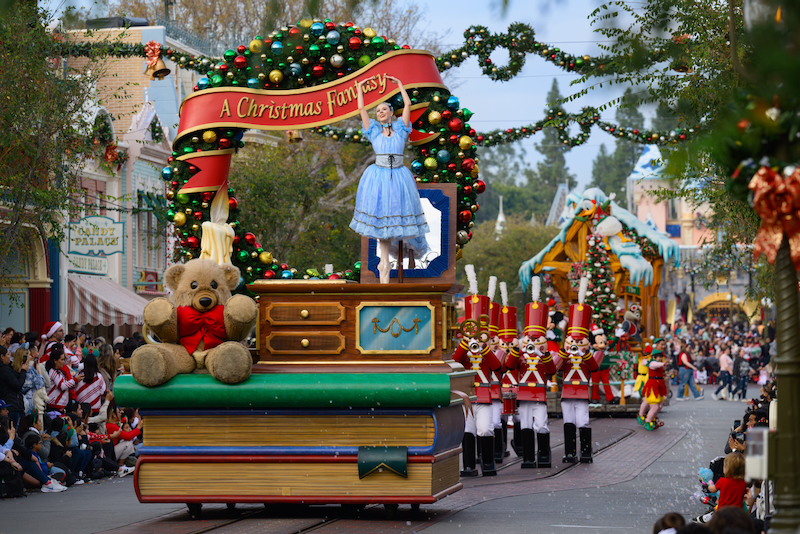 A Christmas Fantasy Parade