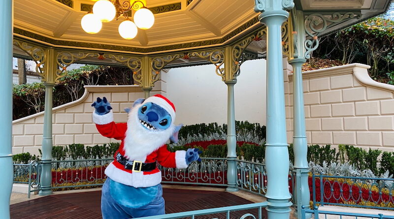 Santa Stitch at new gazebo at Disneyland Paris