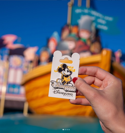 Pièces Jaunes Standing Mickey pin at Disneyland Paris